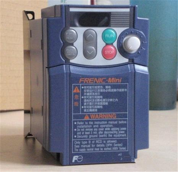 200V Single-phase 8.0A 1.5KW FRN1.5C1S-7C FUJI FRENIC-Mini Inverter