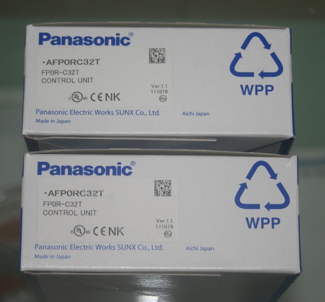 AFP0RC32T Panasonic FP0R-C32T PLC CPU 24VDC Power 16DI 16DO Transistor NPN New Original 1 Year Warranty