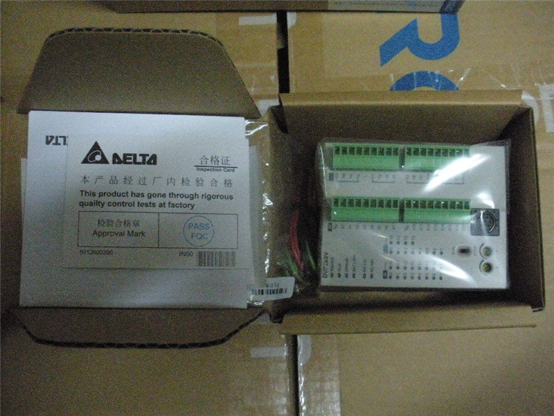 PLC DC24V 16 DI 12 DO transistor PNP Delta DVP28SV11S2 New