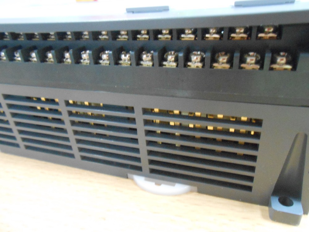 XBC-DR60SU LS PLC XGB Series Standard Type 36-point DC Input 24-point Relay Output AC100~240V New